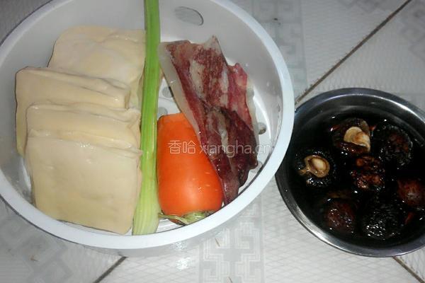 砂锅豆腐的做法图解1