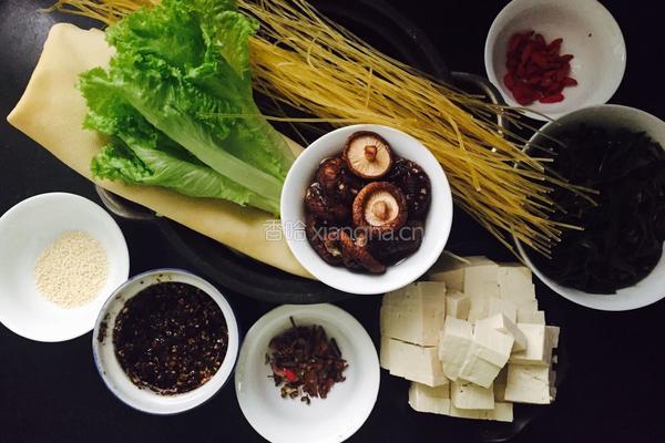 砂锅豆腐的做法图解1