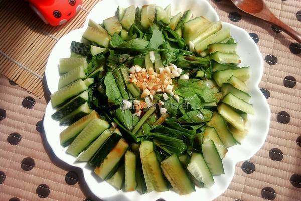小白菜拌黄瓜
