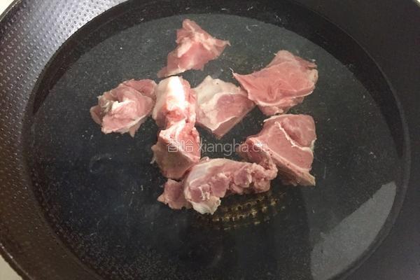 牛蒡排骨汤的做法图解2