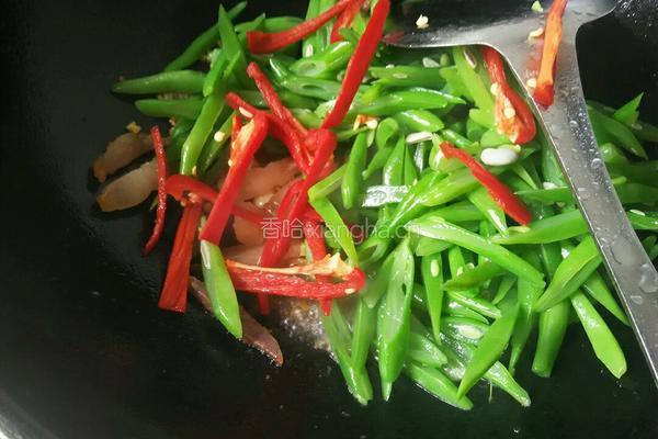 红椒四季豆炒腊肉的做法图解7