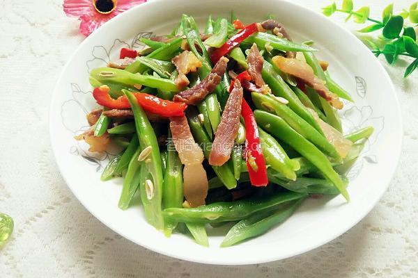 红椒四季豆炒腊肉的做法图解9