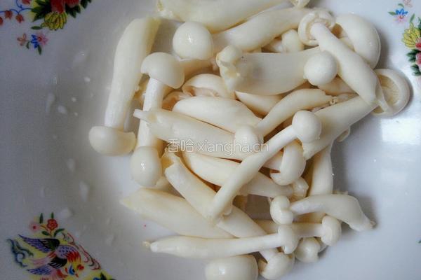 牛肉香菇炒芹菜的做法图解5