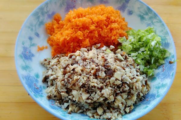 香菇猪肉胡萝卜饺子的做法图解9