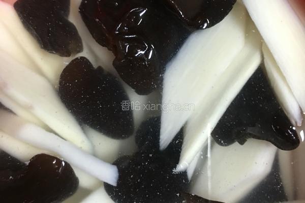 黑木耳炒山药的做法图解5