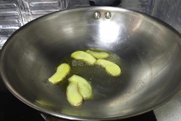 茭白炒香肠的做法图解2
