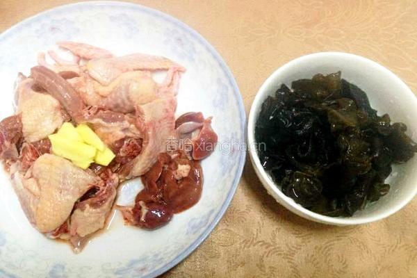 木耳鸽子汤的做法图解3
