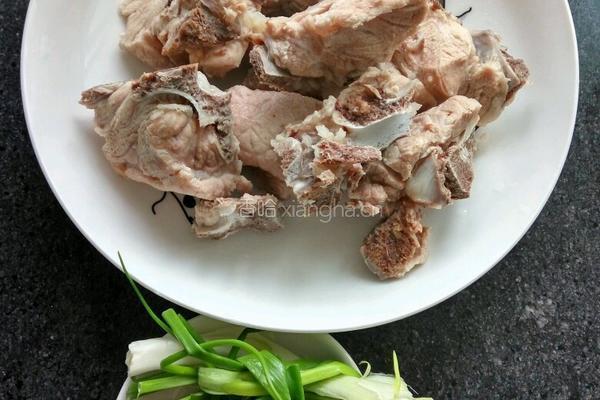 排骨炖玉米的做法图解4