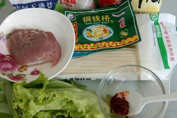 红油榨菜肉丝面的做法图解1