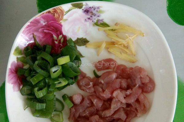 红油榨菜肉丝面的做法图解2