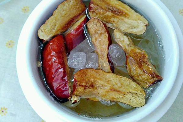 银耳红枣莲子汤的做法图解9