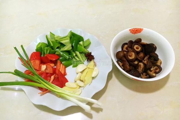 鸡炖蘑菇的做法图解2