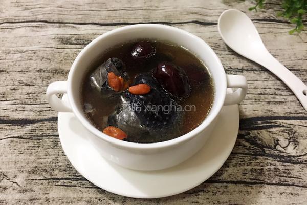 枸杞红枣乌鸡汤的做法图解9