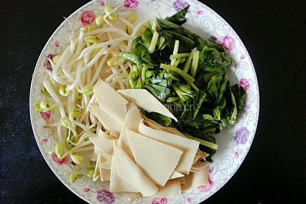 菠菜鸡蛋面的做法图解3