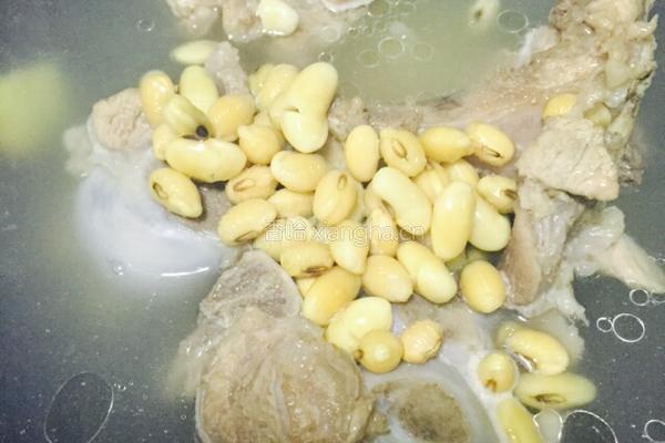 黄豆海带大骨汤的做法图解5