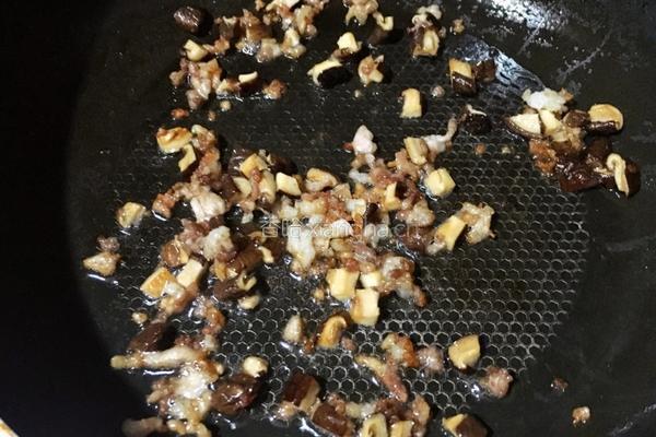 香菇肉丁油饭的做法图解5