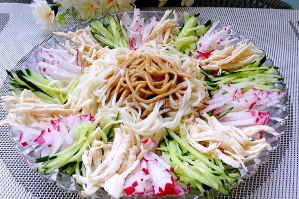 麻酱鸡丝凉面