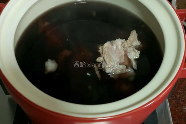 黑豆煲猪尾巴的做法图解6