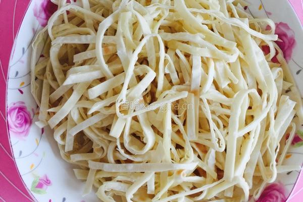 豆芽炒饼的做法图解6
