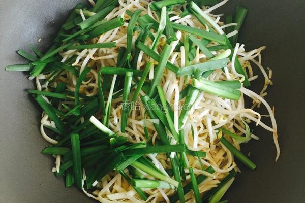 豆芽炒饼的做法图解12