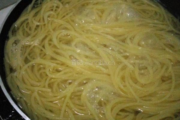 肉酱意粉的做法图解4