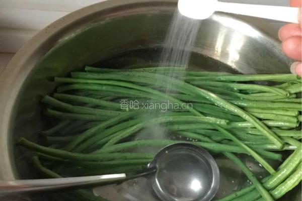 麻汁豆角的做法图解4