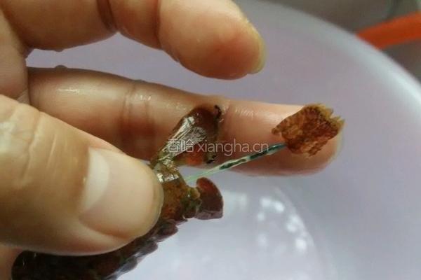 口味龙虾尾的做法图解3