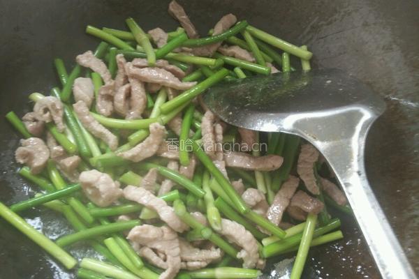 肉丝炒蒜苔的做法图解5