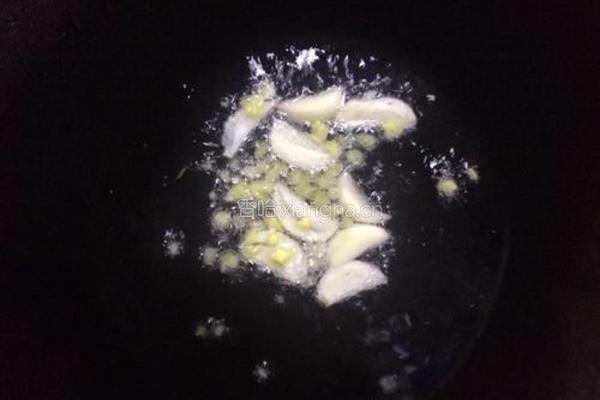 木耳炒白菜的做法图解7