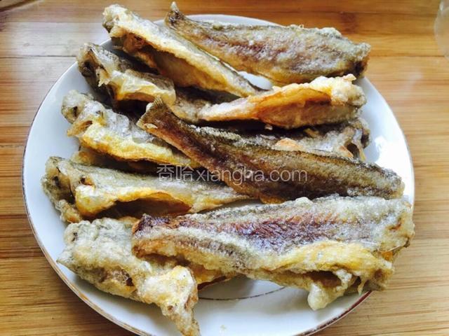炸制外皮酥脆金黄，大约2-3分钟即可