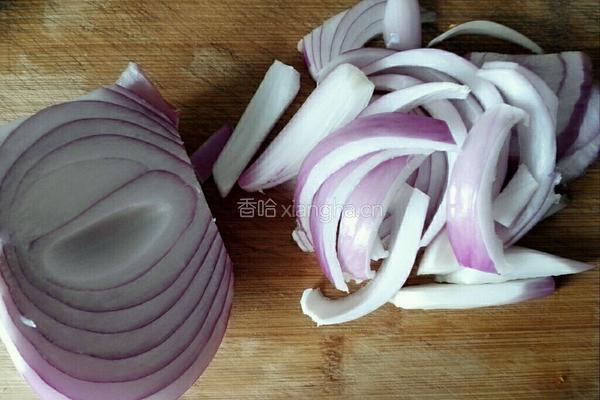 洋葱炒鸡肉的做法图解3
