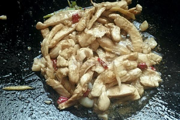 洋葱炒鸡肉的做法图解6