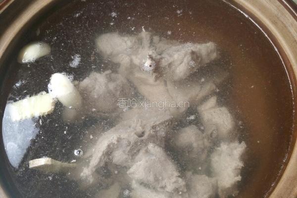 番茄土豆排骨汤的做法图解9
