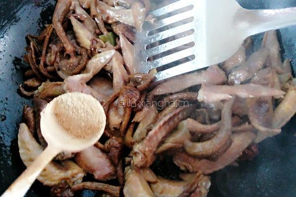鸡翅炖蘑菇的做法图解13