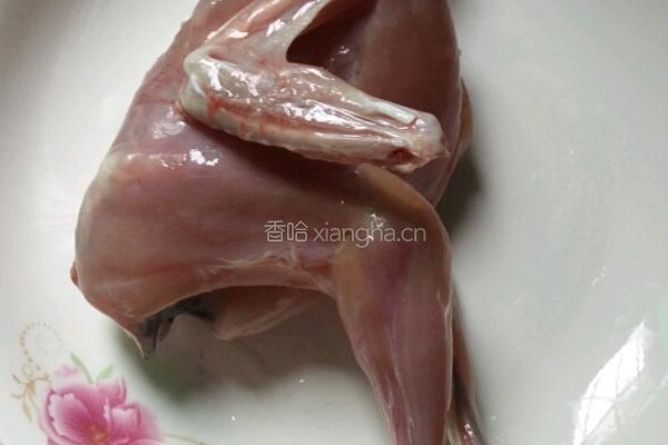 山鸡山药滋补汤的做法图解1