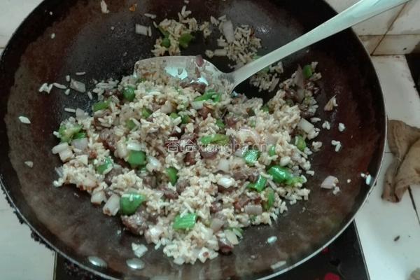 青椒牛肉炒饭的做法图解10