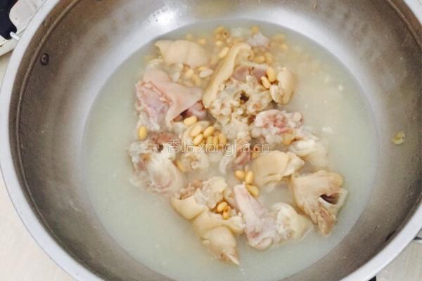 黄豆猪蹄汤的做法图解3