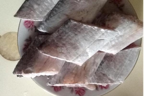 家常烧带鱼的做法图解2