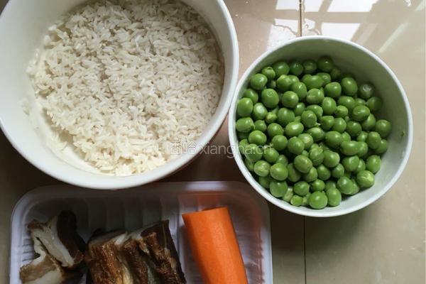 豌豆糯米饭的做法图解1