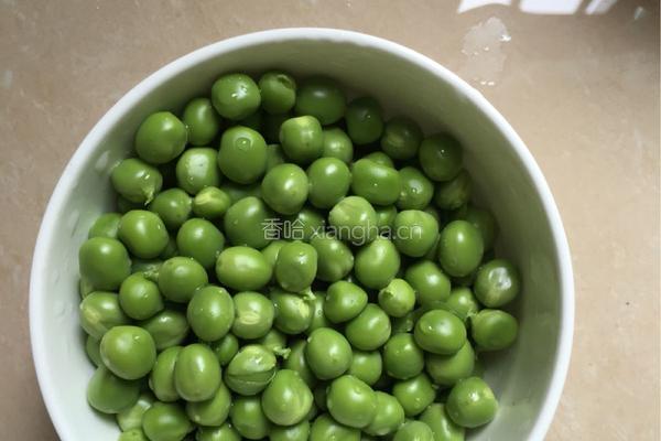 豌豆糯米饭的做法图解2