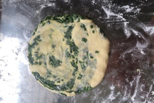盘丝韭菜饼的做法图解4
