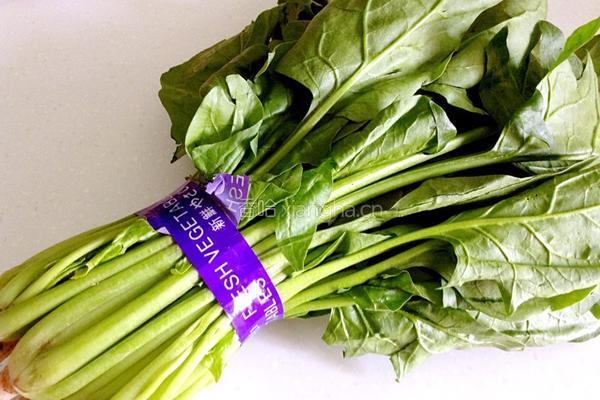老醋菠菜花生米的做法图解1