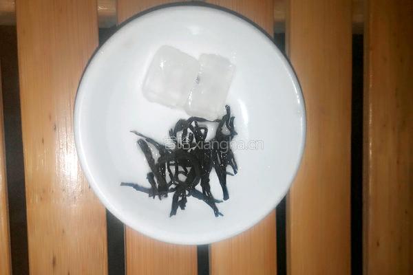 港式奶茶的做法图解1