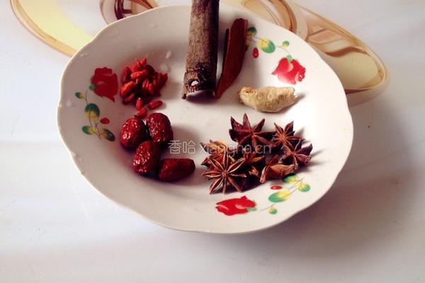 黄豆花生猪脚汤的做法图解3
