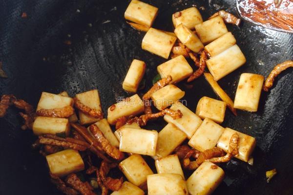 肉丝炒年糕的做法图解6