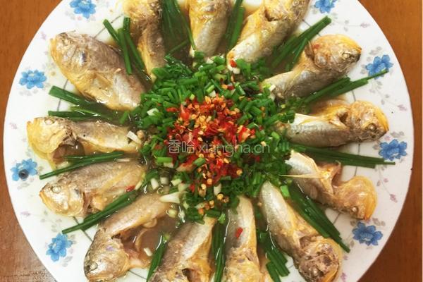 雪菜蒸小梅鱼/小黄鱼的做法图解3