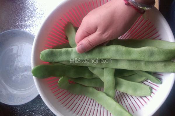 四季豆炒肉丝的做法图解1