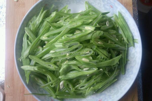 四季豆炒肉丝的做法图解2
