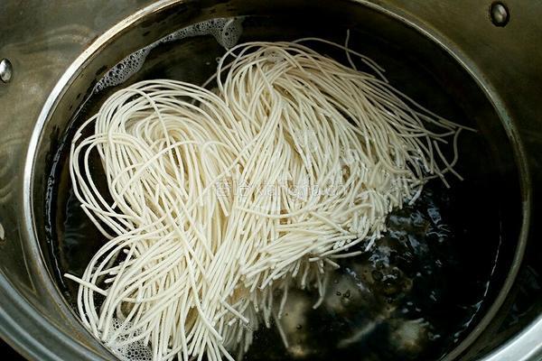 茄子打卤面的做法图解7