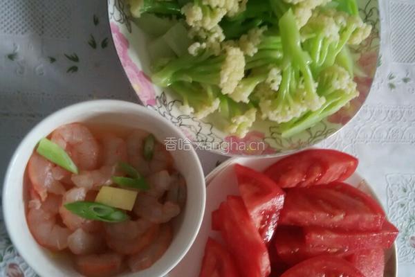 西红柿虾仁炒菜花的做法图解3